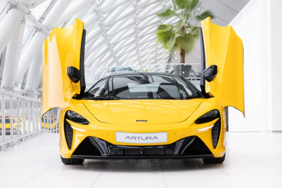 McLaren Artura 3.0 V6 Plug-in | 680pk | Volcano Yellow | Black Pack | Performance | – Foto 6