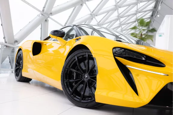 McLaren Artura 3.0 V6 Plug-in | 680pk | Volcano Yellow | Black Pack | Performance | – Foto 39